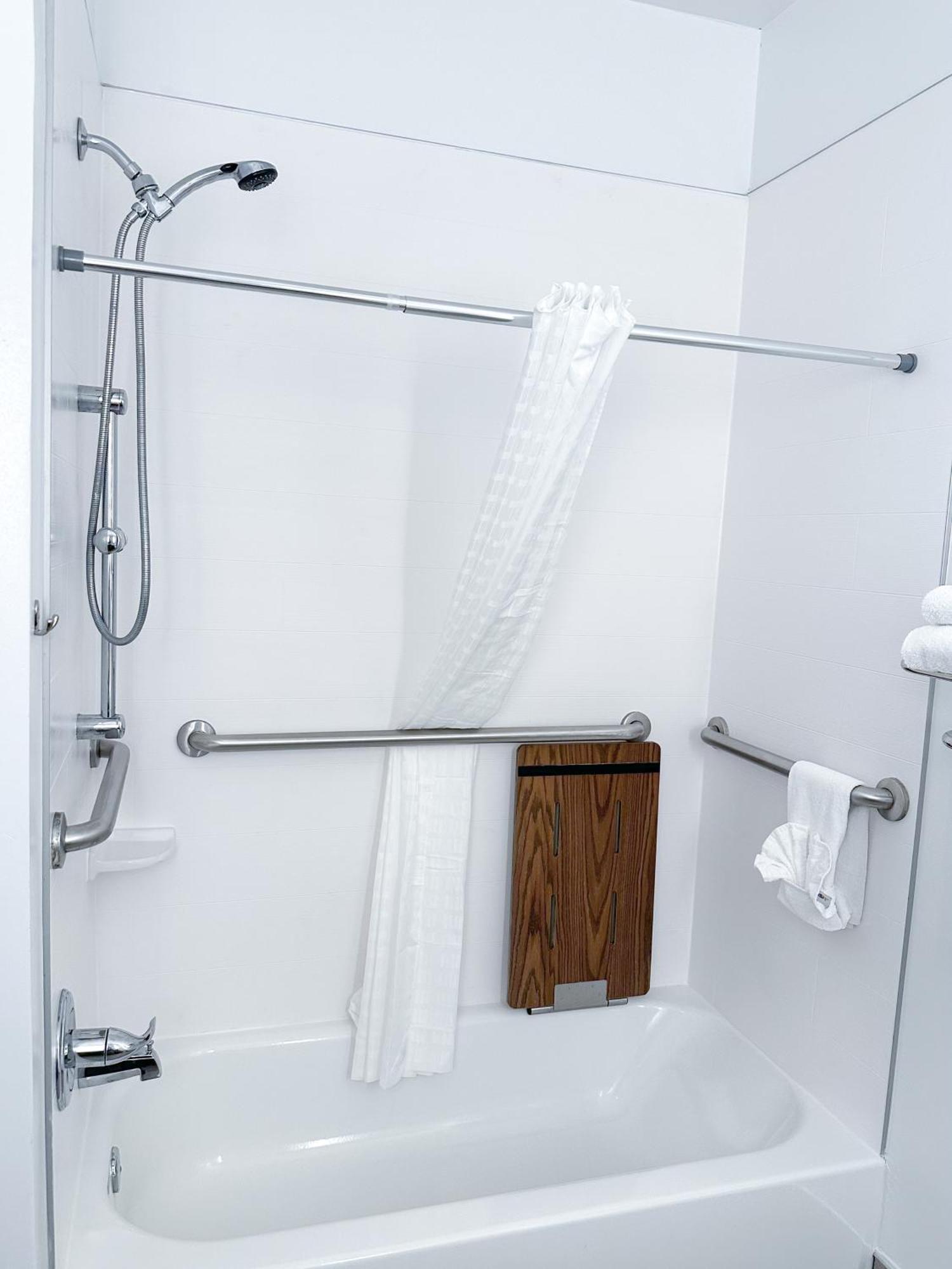 Country Inn & Suites By Radisson, Bloomington-Normal Airport, Il Bagian luar foto