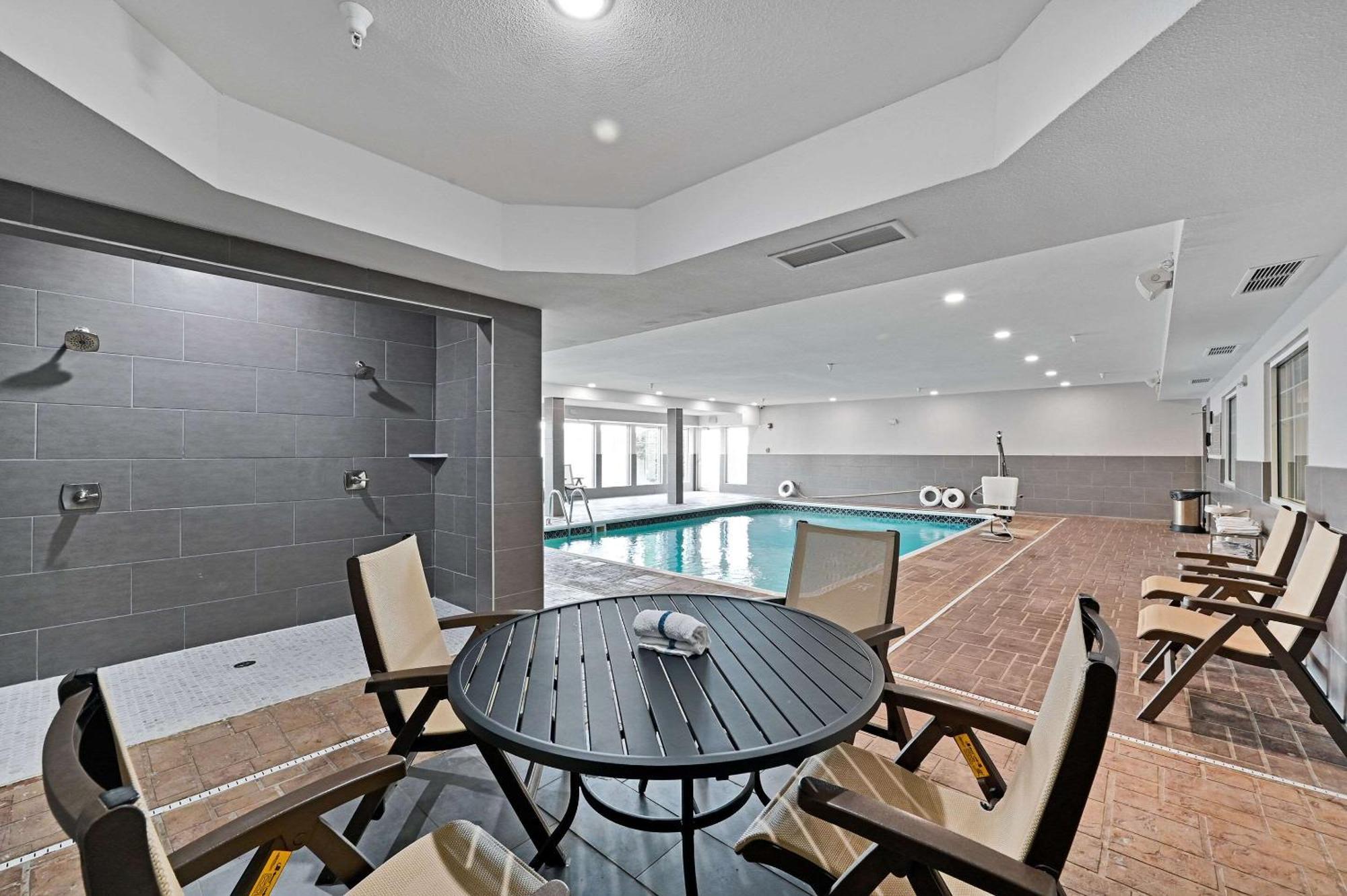 Country Inn & Suites By Radisson, Bloomington-Normal Airport, Il Bagian luar foto